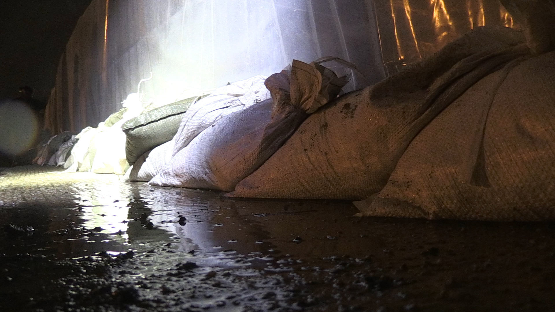 Communities along Little Calumet River brace for flooding; high water hampers travel